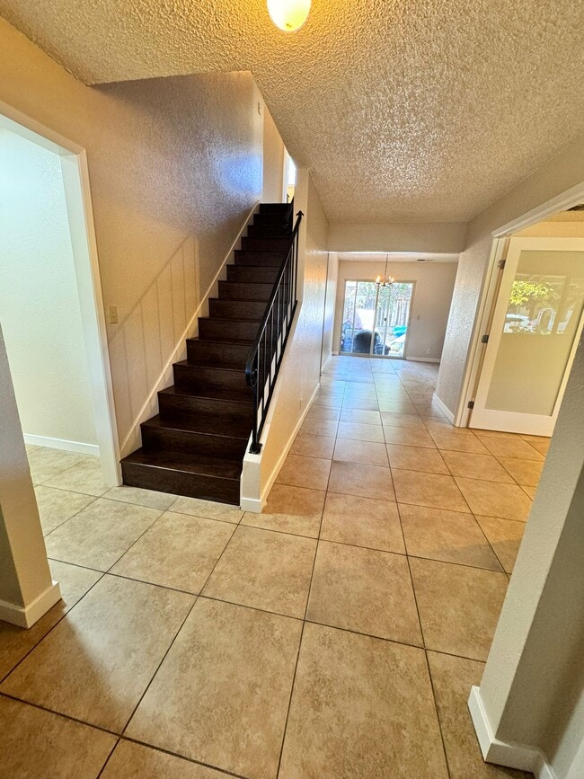 2735 Seine Ave