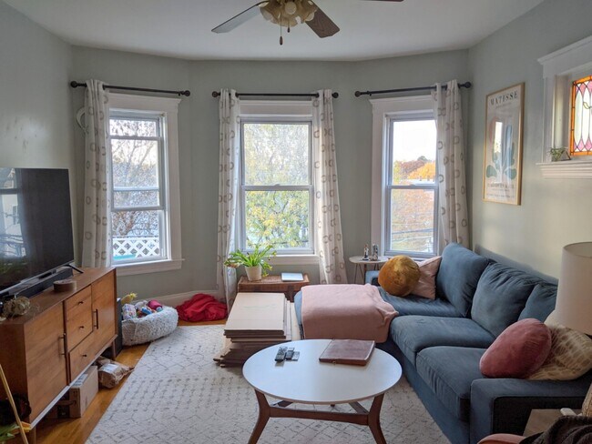 Photo - 127 Walnut St Unidad 2