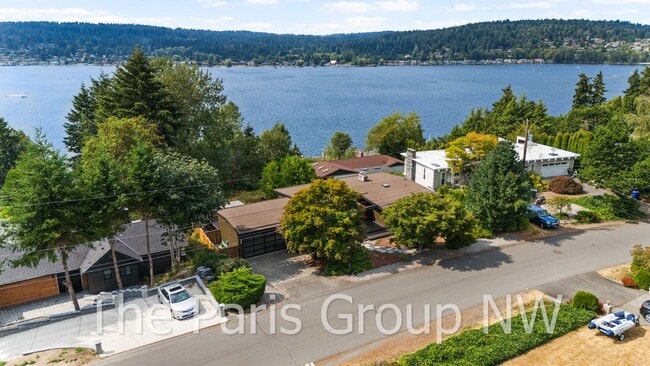 Photo - Extraordinary 4BR, 4200sf Mid Century Water View Home with Amazing Outdoor Spaces