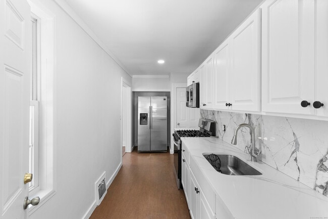 Photo - 366 Remington St