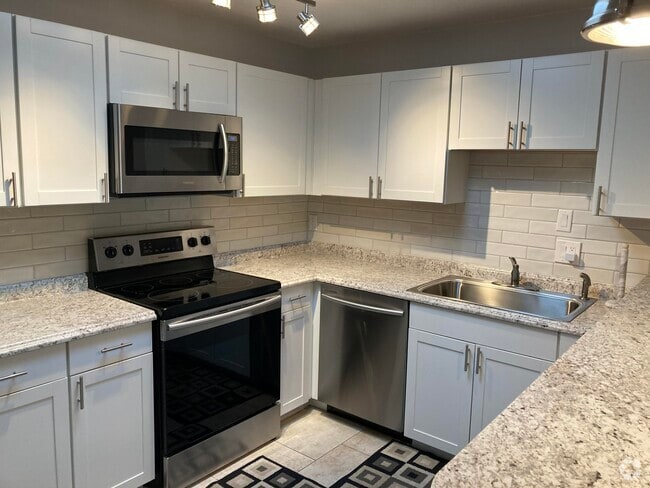 Building Photo - 625 Oak St Rental