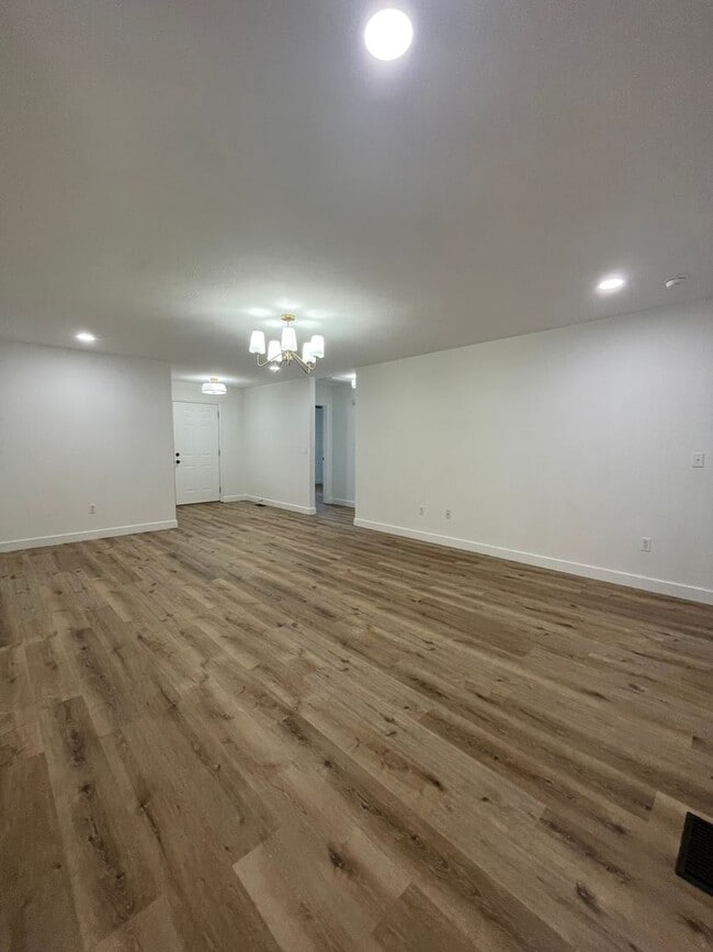 Photo - 1350-1352 W Kirkwood St Unit 1350Kirk