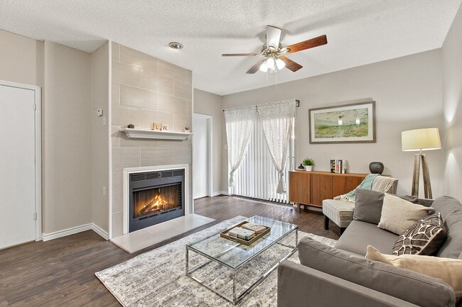 Renovado - Summit at Westwood