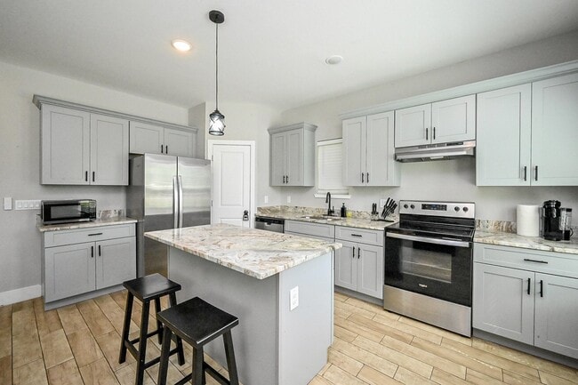 Photo - 5007 Briscoe St