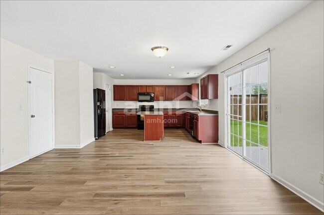 Photo - 416 Magna Dr