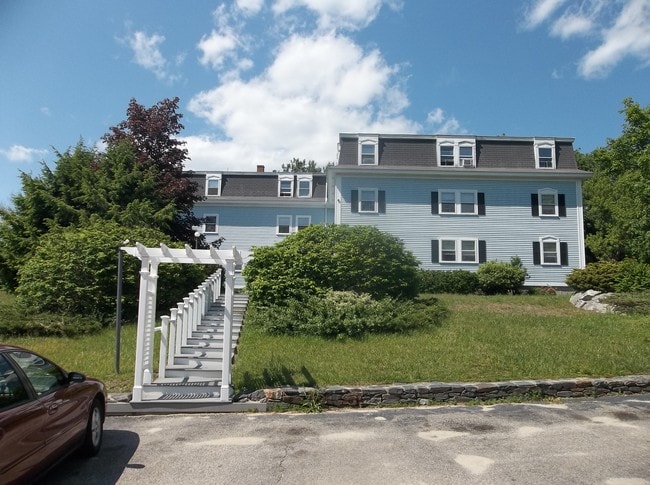 Burnham Hill Apartments - Burnham Hill Apartments