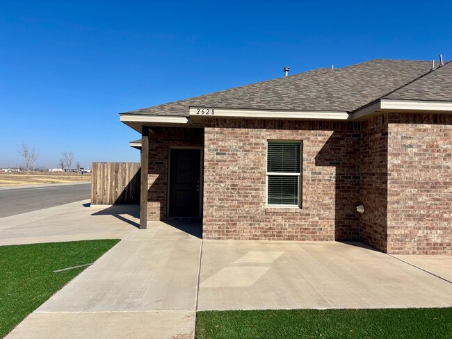 Townhome Conveniently Located Near Lubbock... - Townhome Conveniently Located Near Lubbock...