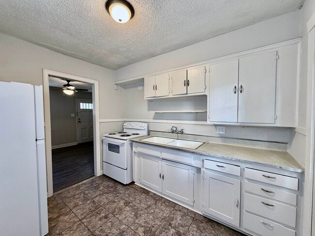 Photo - 4943 Buford Ave