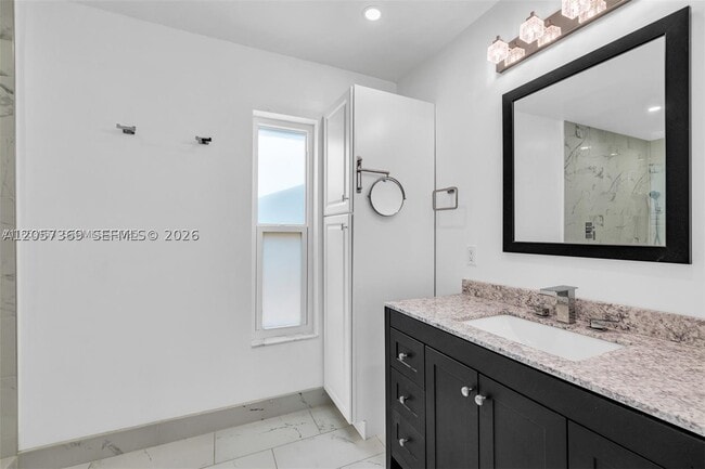 Photo - 851 SW 49th Way