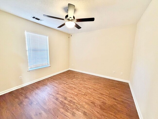 Photo - 3-bedroom, 2-bath home with high ceilings and a spacious backyard in Rincon,GA