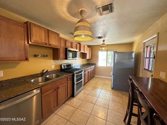 Photo - 2208 N Rita Ave