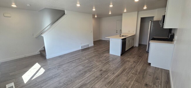 Photo - 3 Bed 2 Bath in Santaquin!!