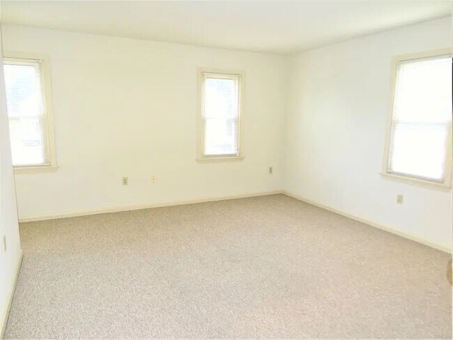 Photo - 661 Brunnerville Rd