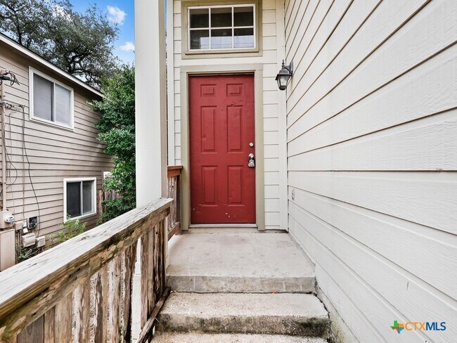 Photo - 825 Sagewood Trail