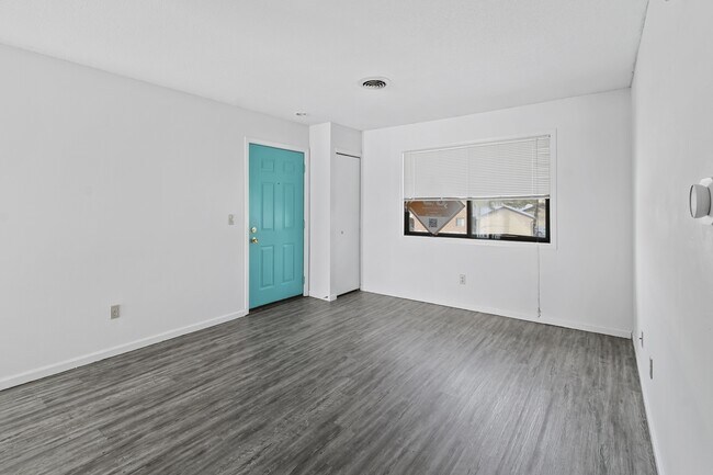 Photo - 1305 Christopher Cir