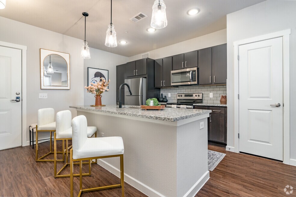 1BR, 1BA - 724SF - Kitchen