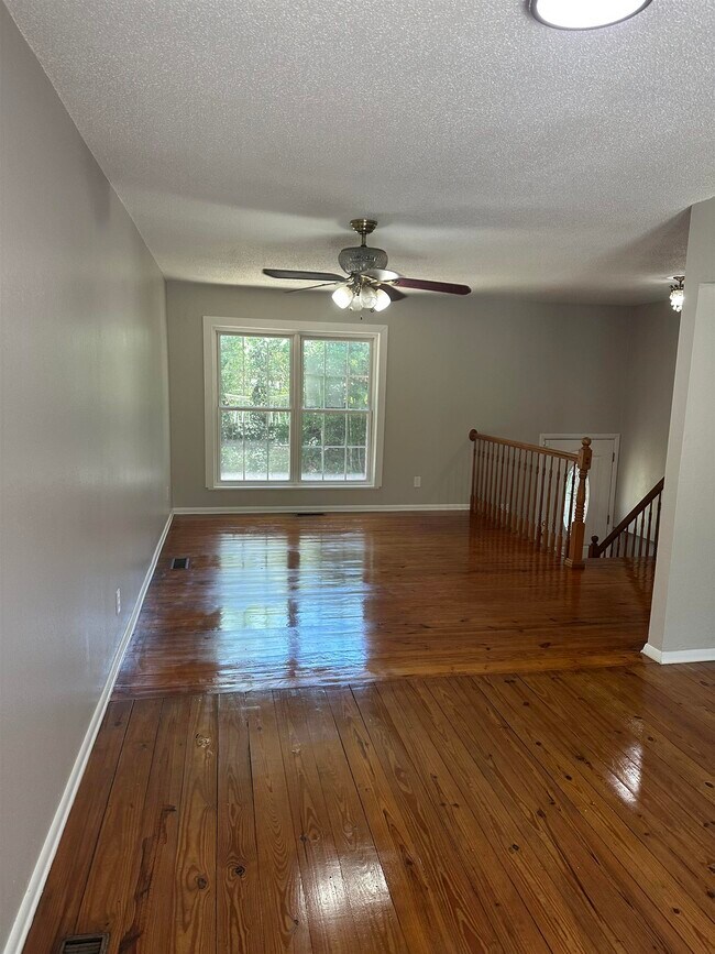 Photo - 2209 Gibbs Dr