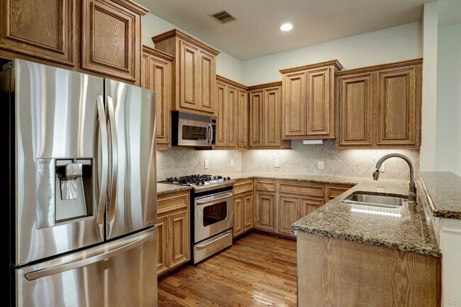 Photo - 5322 Nett St