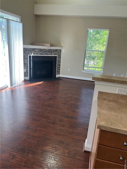 Photo - 4400 Harlesden Dr