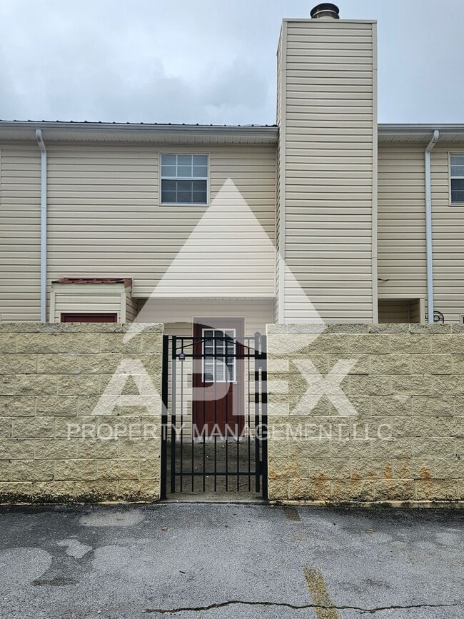 Photo - MOVE-IN SPECIAL, $1 RENT!! - Nice 2 Bd | 1.5 Ba Townhouse in West Knox off Cedarbluff!