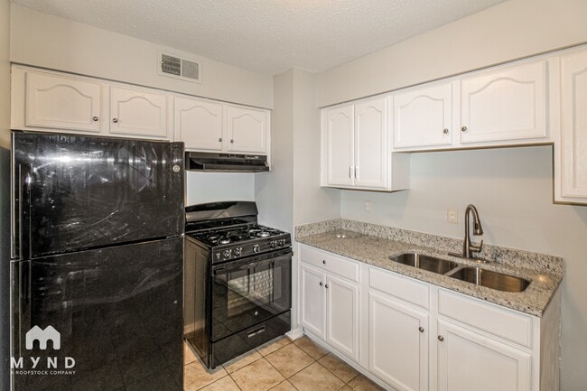 Photo - 6150 Devon Cir