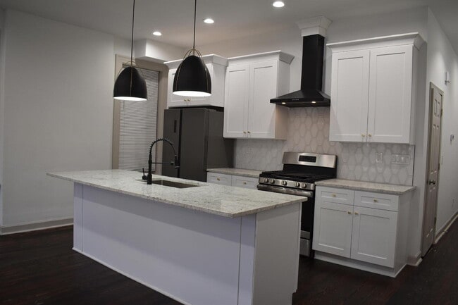 Photo - "Spacious Urban Living: Charming 2-Bedroom Retreat in St. Louis City - 1287 Sq Ft of Comfort!"  C...