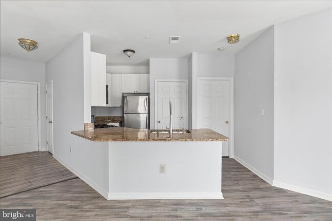 Building Photo - 4200 Mozart Brigade Ln Unit N
