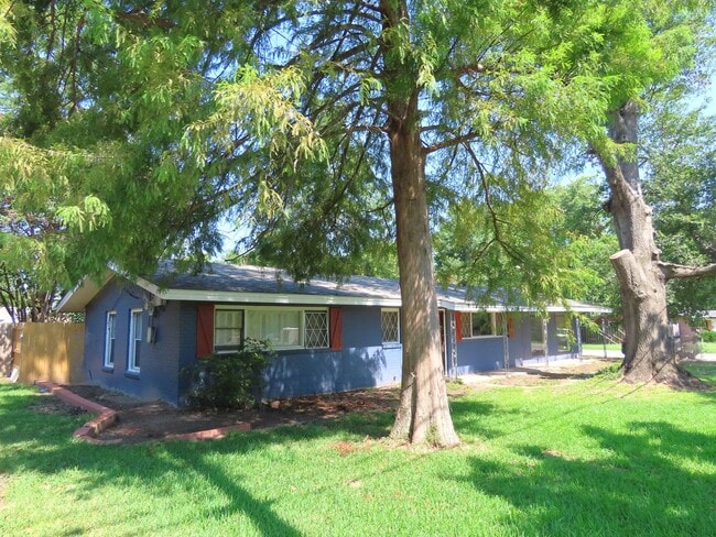 Photo - Lindale ISD, Spacious 3 Bedroom, 1 Bath House