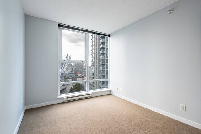 Photo - 131 Regiment Square