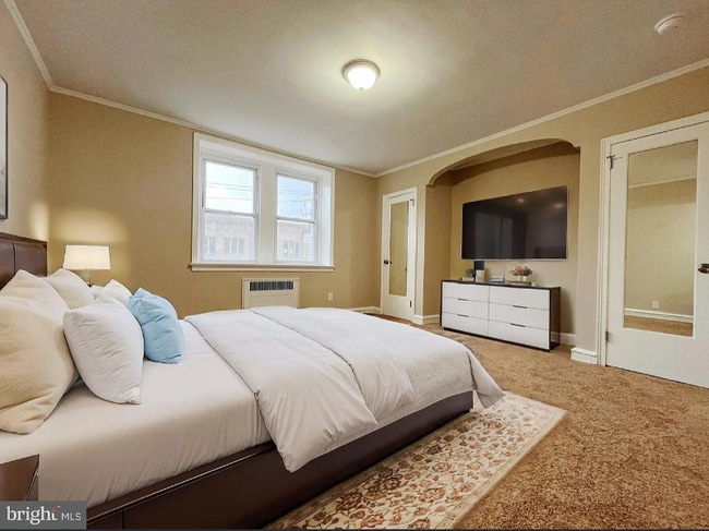Photo - 5929 Woodcrest Ave