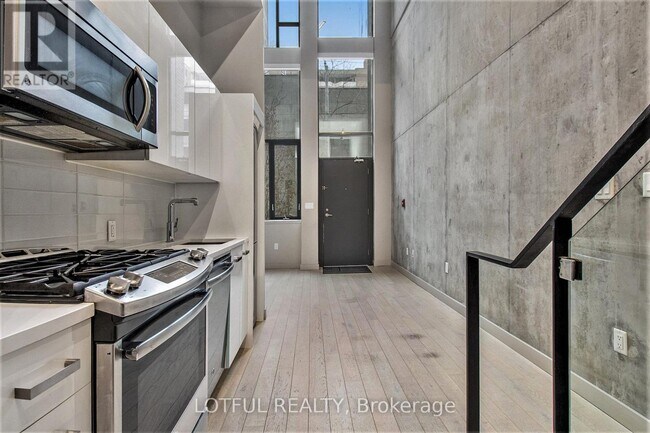 Photo - 334 Gloucester St