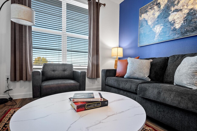 Photo - 2425 E Riverside Dr Unidad ID1240369P