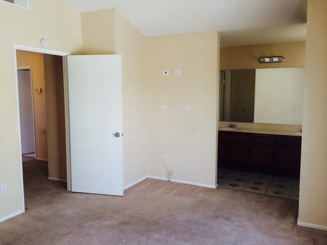Photo - !! JUST REMODELED HOME AVAILABLE TODAYYY !!