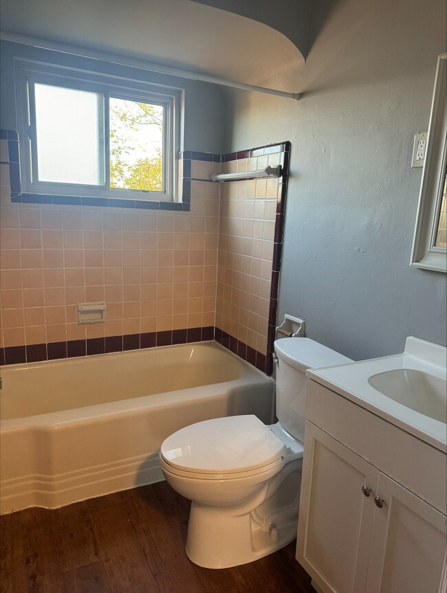 Photo - 1488 W 7th Ave