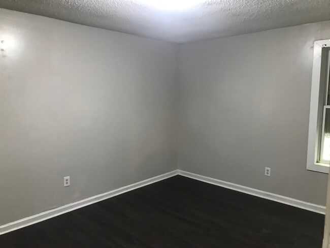 Photo - 48 S Bristol Rd