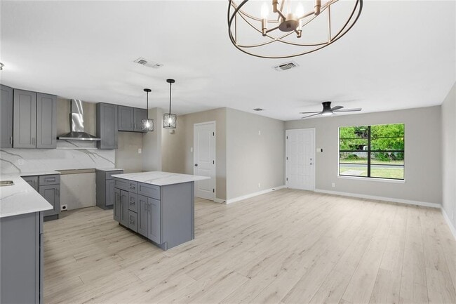 1841 Twin Oaks