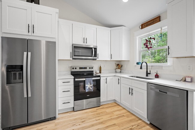 Photo - 71 Lafavre Ln