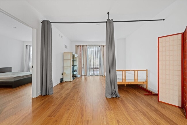 Building Photo - 2 Shore Ln Unit 210