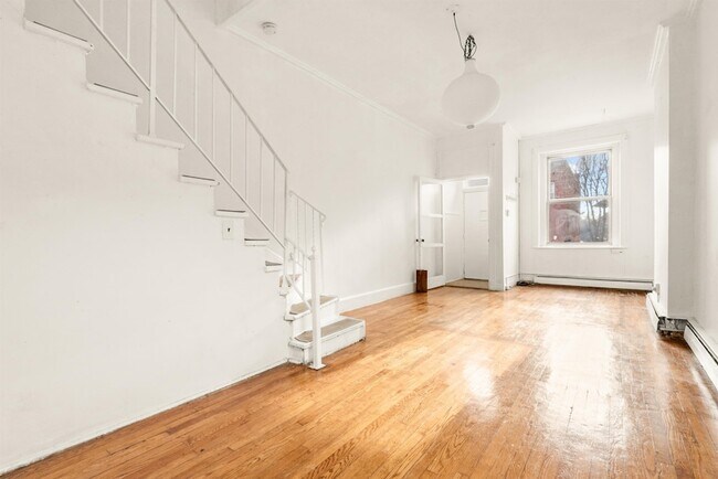 Photo - 92 Prescott St