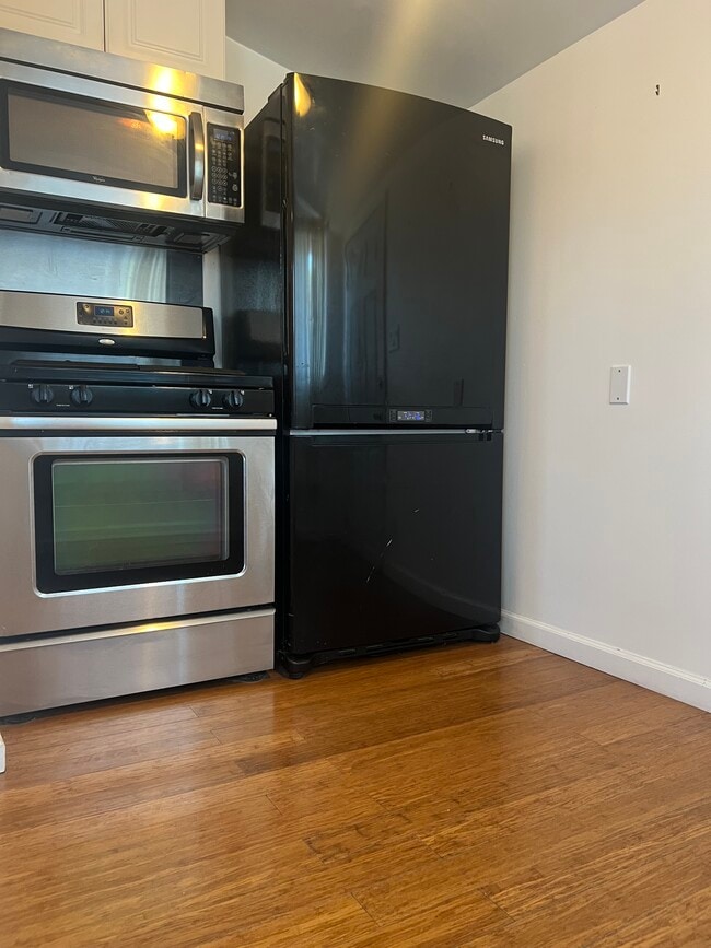 Building Photo - 2409 Elmgrove St Rental