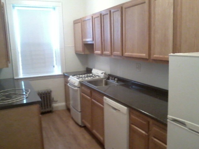 Photo - 2035 Commonwealth Ave Unidad 2