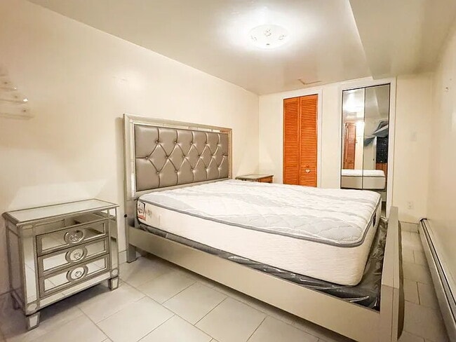 Photo - Spacious 1 Bedroom  Apartment Available In Prime Ditmars Location Unit Apt 4D