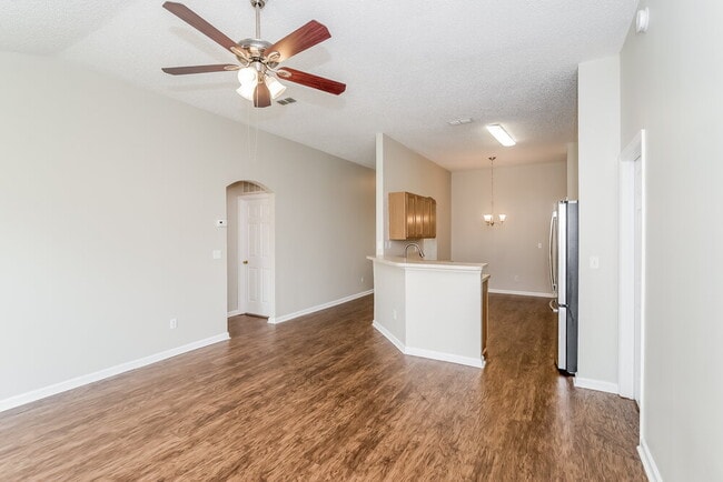 Photo - 1436 Seawolf Trail N