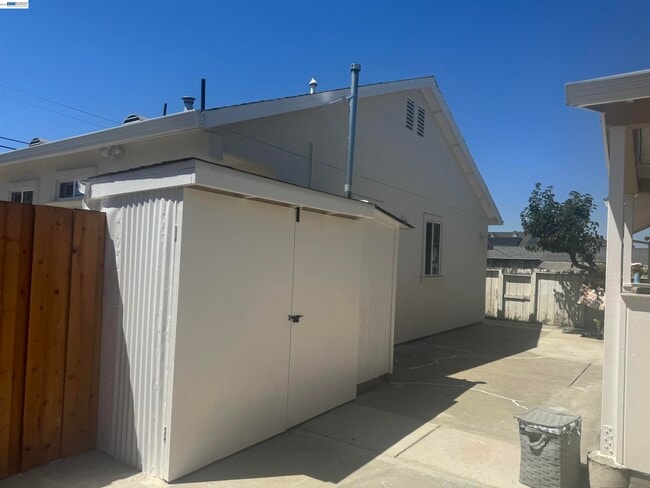1632 Wayne Ave