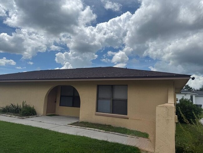 Duplex in Poinciana