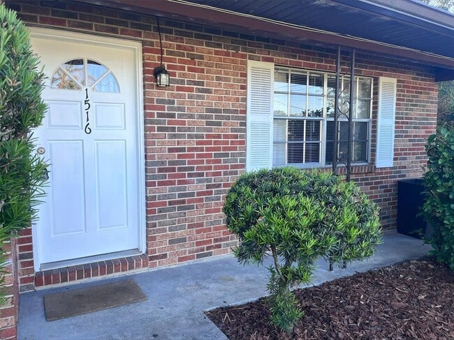 Photo - 1516 S Boundary St