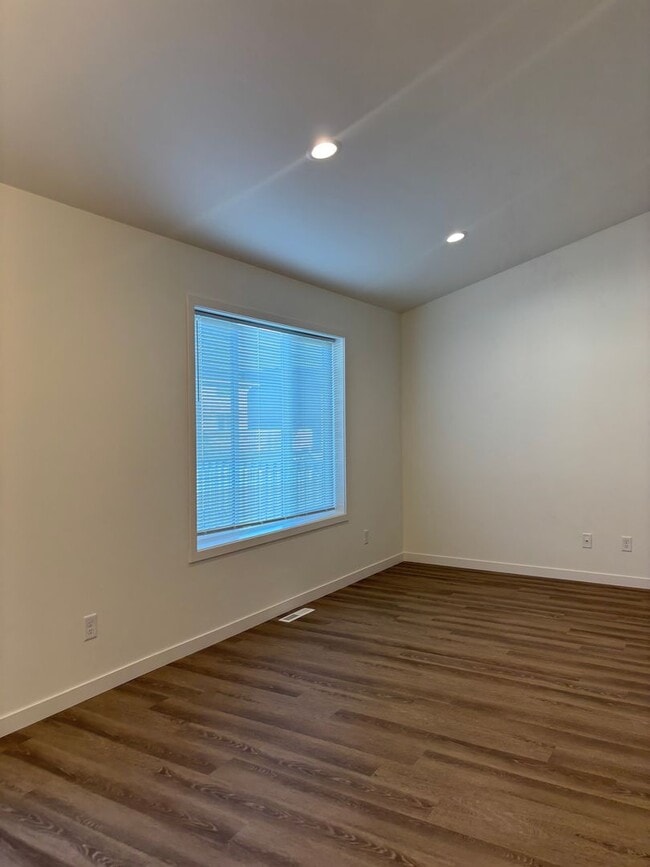 Photo - 3 Bed 3 Bath Townhome