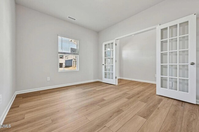 Photo - 528 Bridger Dr