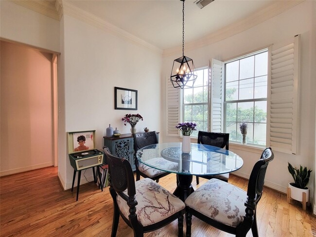 Photo - 1421 Bremond St