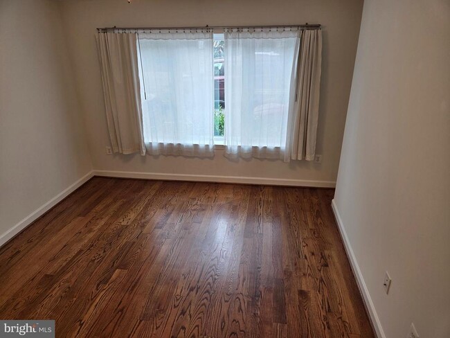 Building Photo - 212 N Patrick St Unit 101